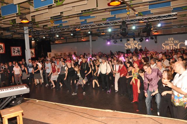 min 2010 11 13 fous swing 194